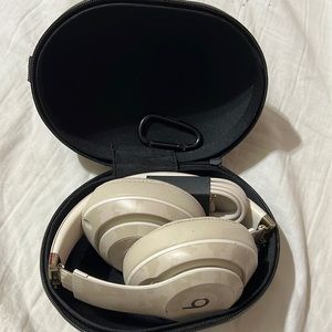Beats studio3 wireless noise canceling headphones, color sand dune